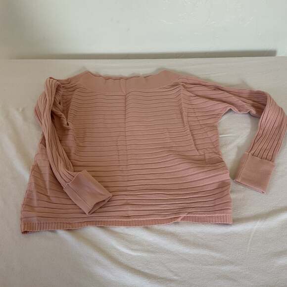 Vila Milano Sweaters - Vila Milano Pink Sweater Size Large Ribbed boat neck warm Cuffed Sleeves Woman